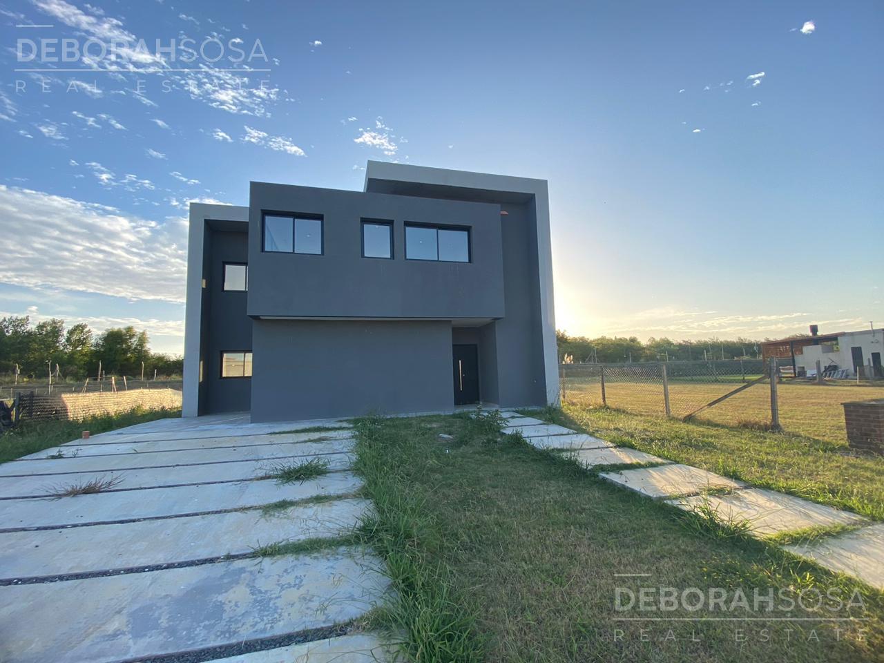 Casa a la venta en San Sebastián área 11 a estrenar 3 dormitorios