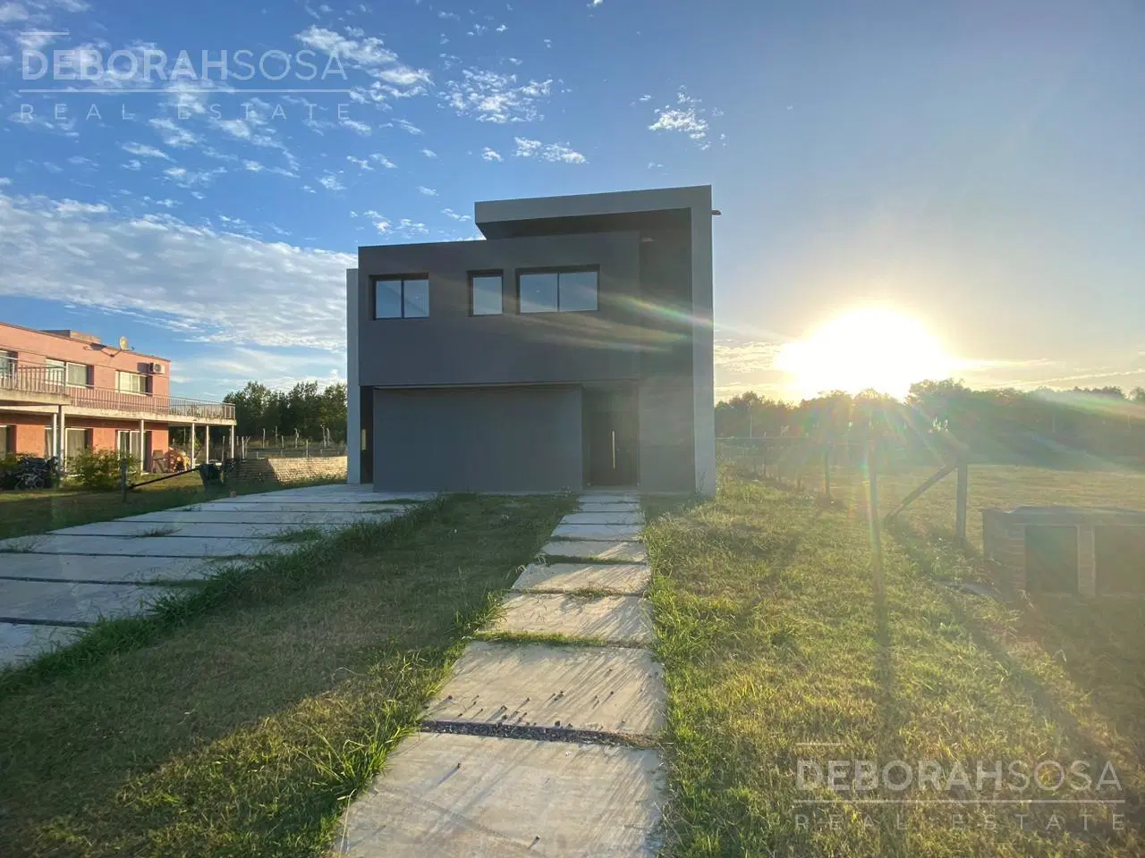 Casa a la venta en San Sebastián área 11 a estrenar 3 dormitorios 3