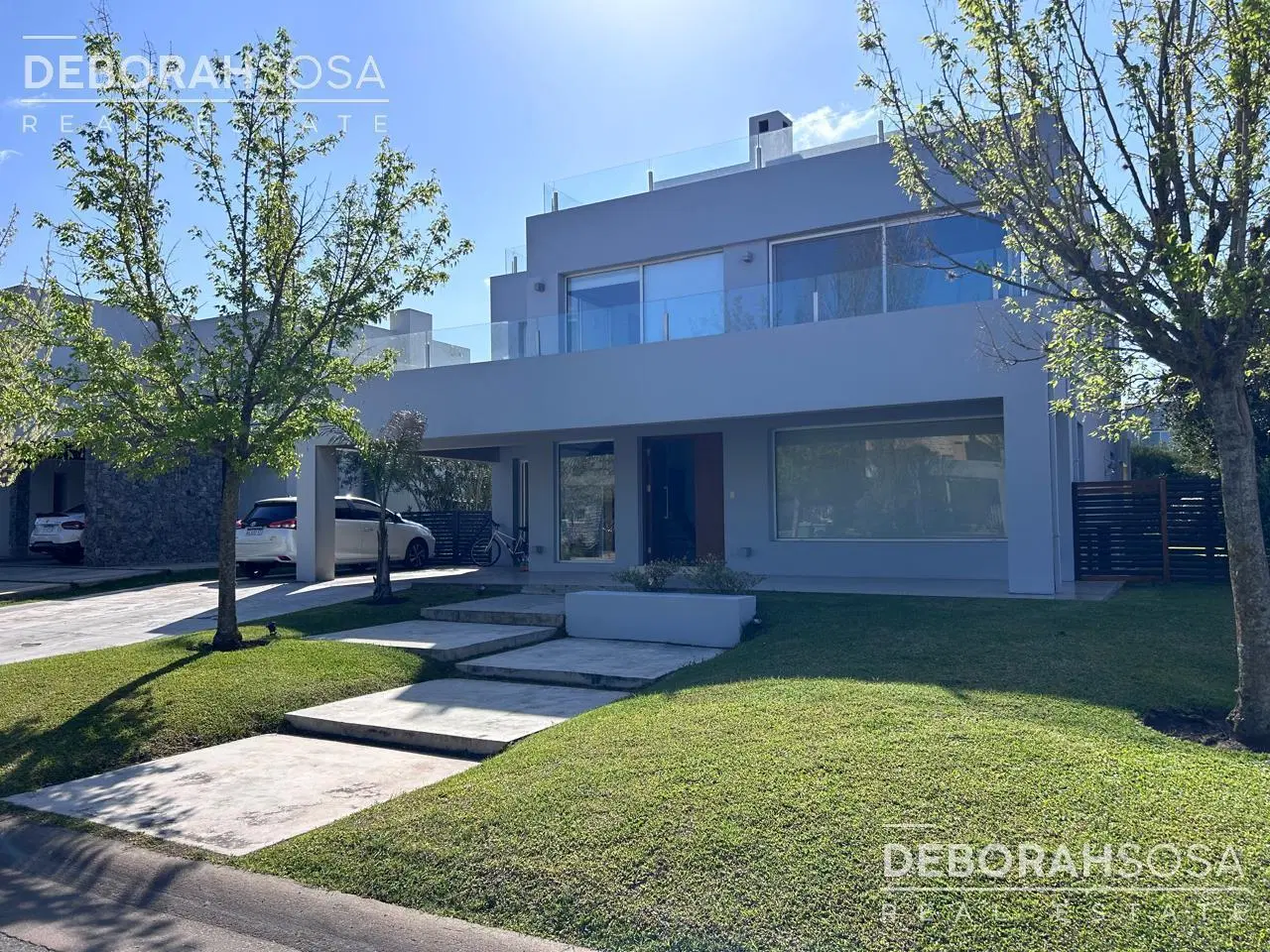 Casa 5 ambientes en Los Alisos Con Pileta 2