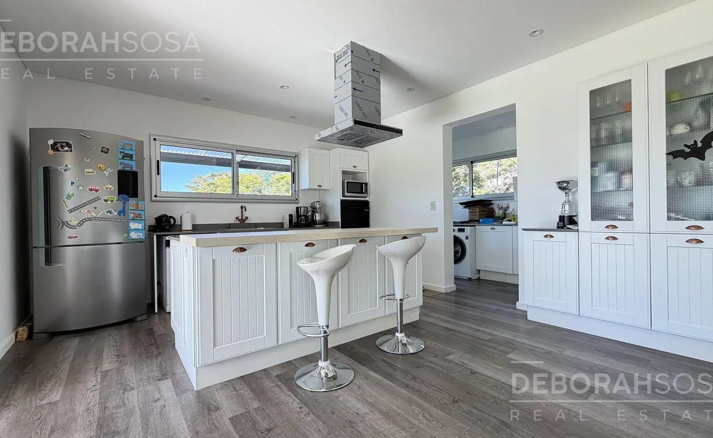 Casa en venta, piscina y parquizado. Vistas - Puertos 3