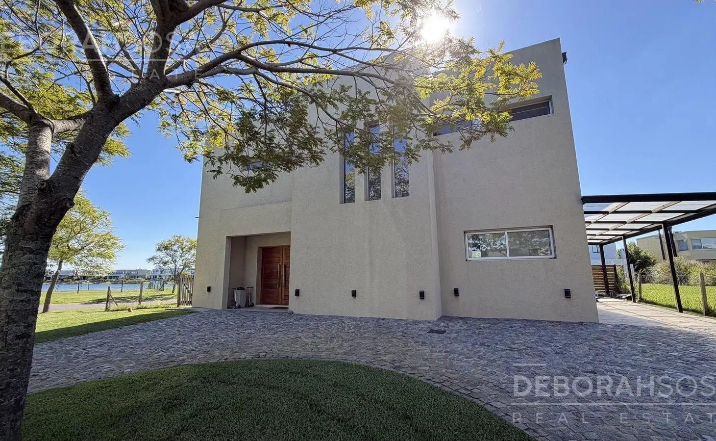 Casa en venta, piscina y parquizado. Vistas - Puertos 4