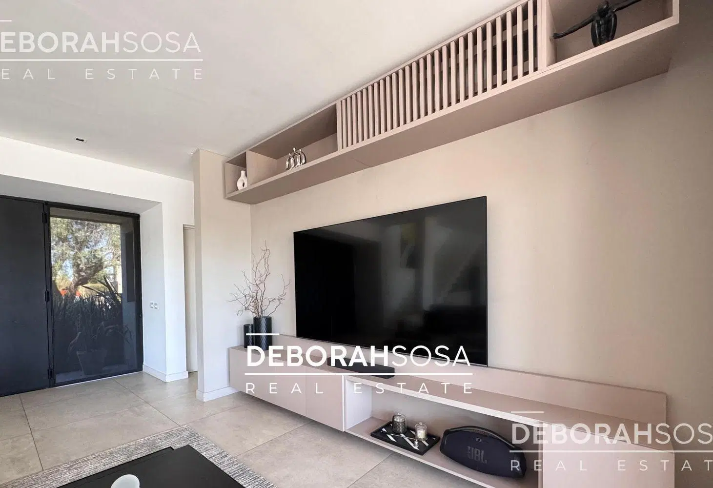 Casa en venta 5 ambientes al agua Barrio El Cantón 3