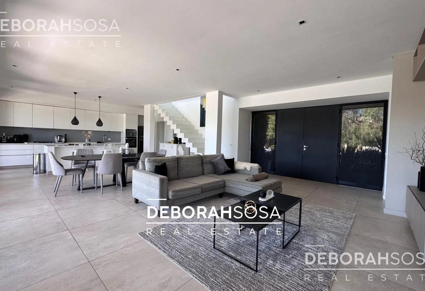 Casa en venta 5 ambientes al agua Barrio El Cantón 4