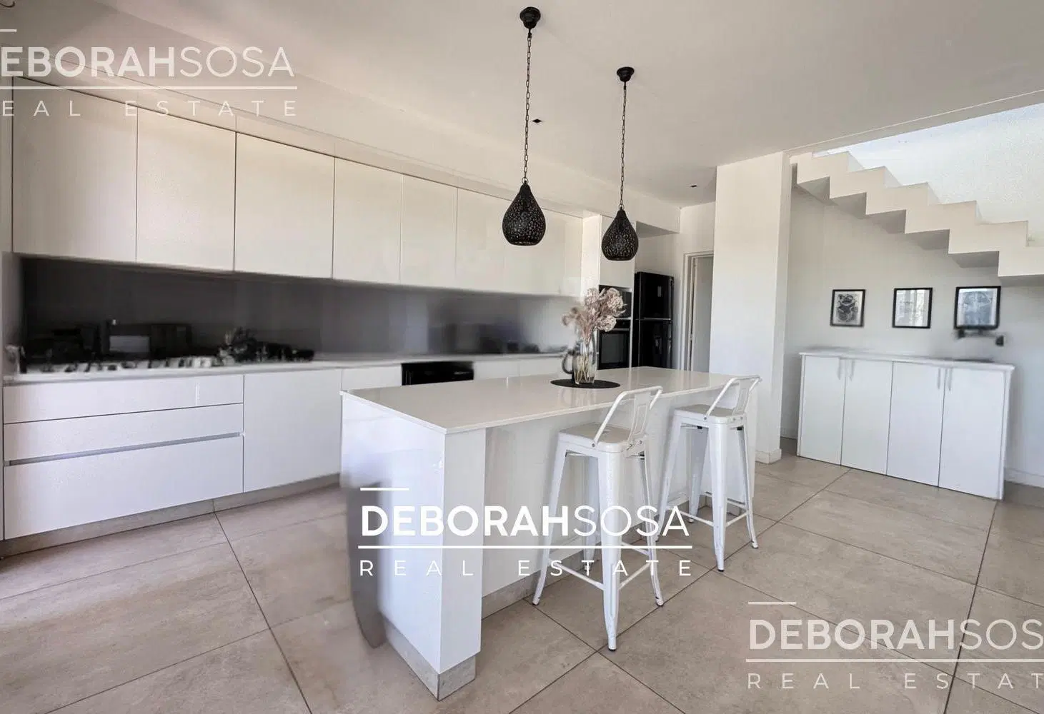 Casa en venta 5 ambientes al agua Barrio El Cantón 5