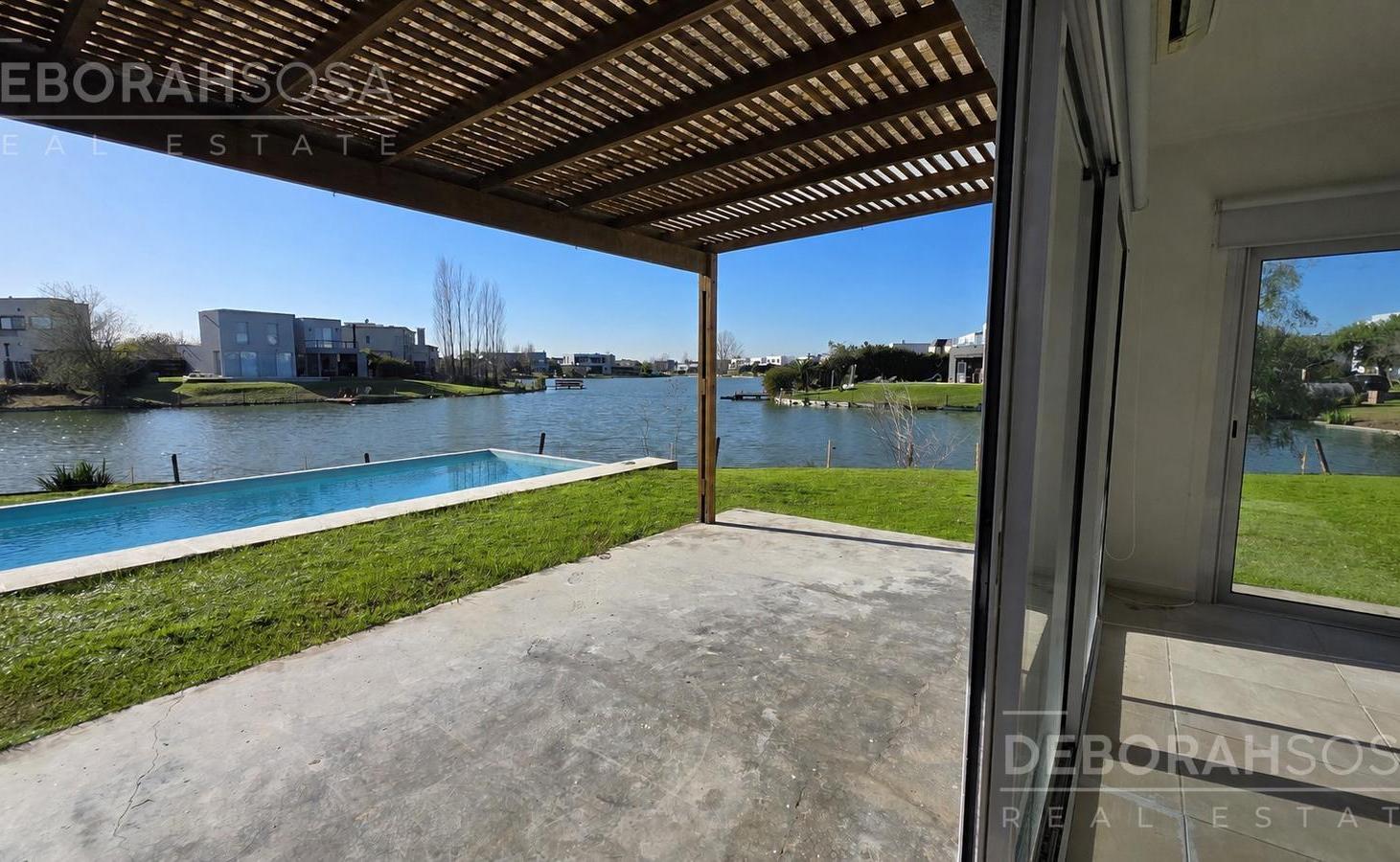 Foto de Casa en Venta en El Canton Norte a la Laguna con Piscina, imagen 2