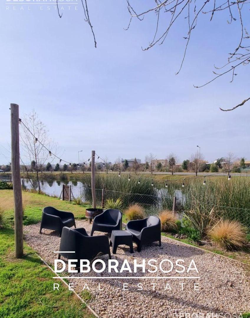 Foto de Casa en Venta Una Planta con espejo de agua - 4 amb El Cantón - Belén, imagen 2