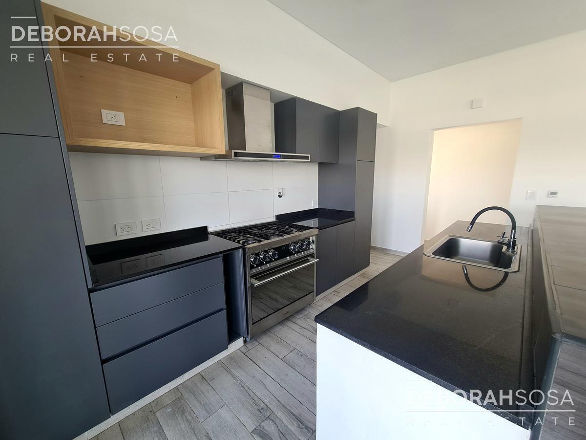 Foto de Casa en Venta 5 ambientes con salida a la laguna - El Canton, imagen 1