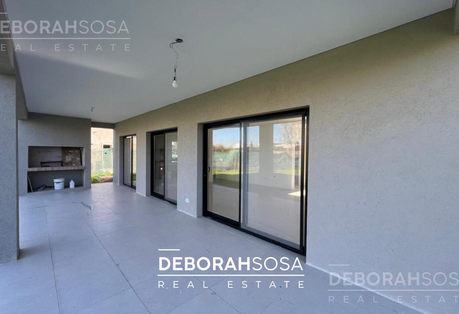 Foto de Casa en El Cantón Golf | 4 Dormitorios | Lote 800 m², imagen 1