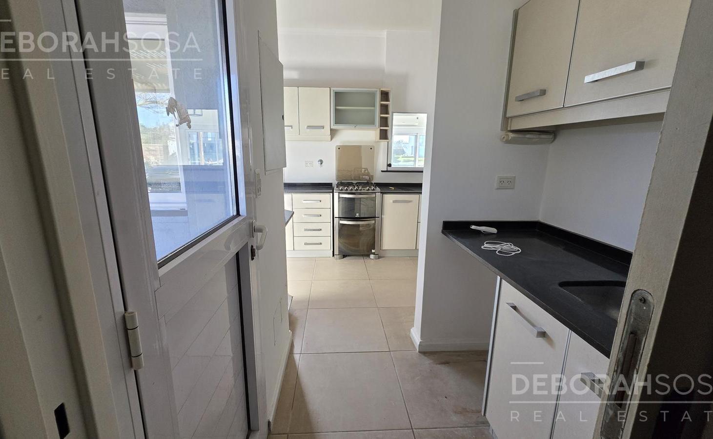 Foto de Casa en Venta en El Canton Norte a la Laguna con Piscina, imagen 3