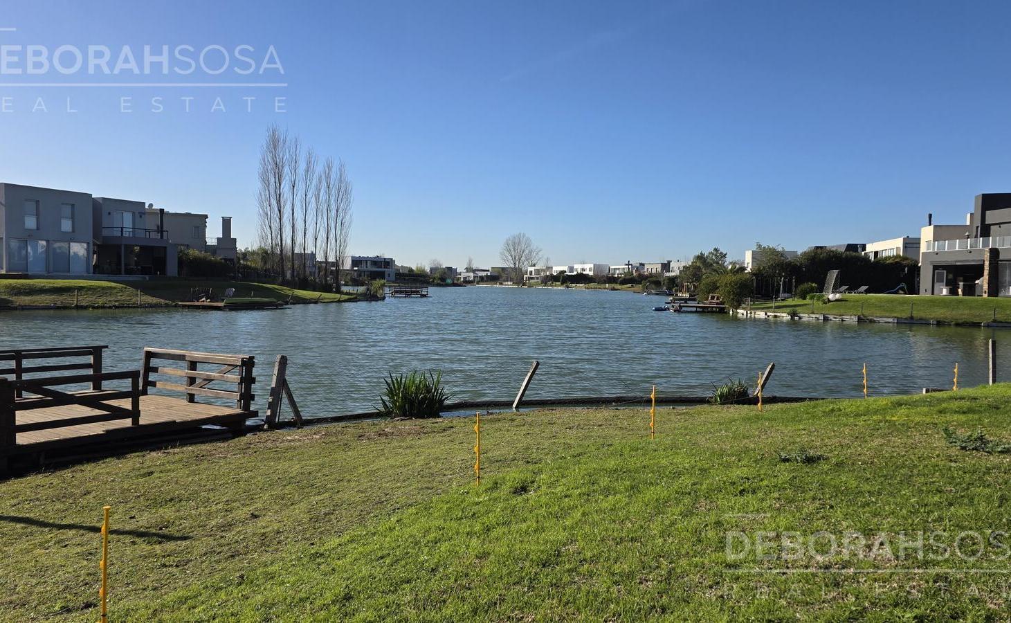 Foto de Casa en Venta en El Canton Norte a la Laguna con Piscina, imagen 1