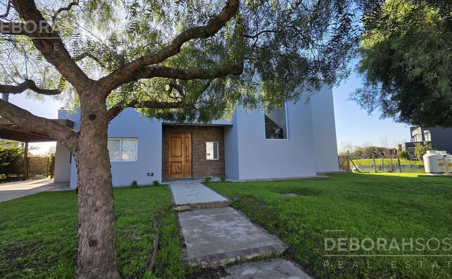 Foto de Casa en Venta en El Canton Norte a la Laguna con Piscina, imagen 2