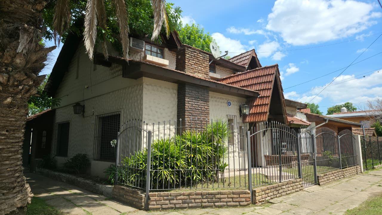 Casa 4 ambientes. | MONROE