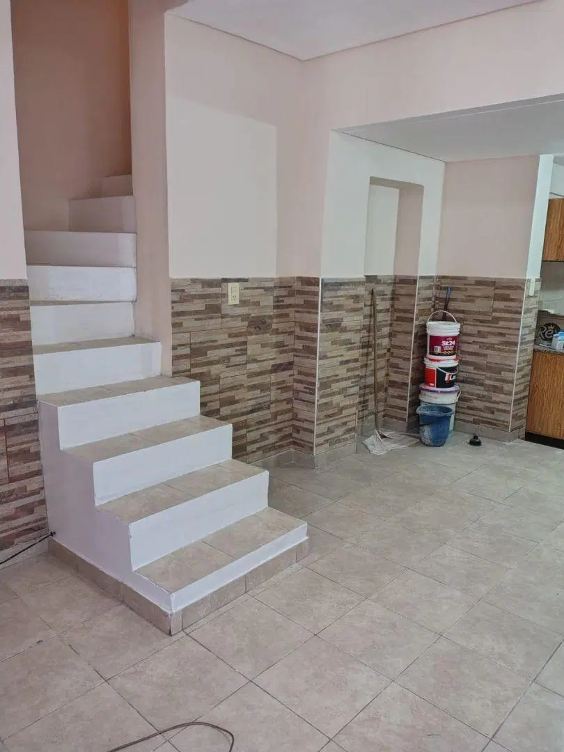 Departamento tipo duplex con 2 dormitorios en alquiler en Ituzaingó 2