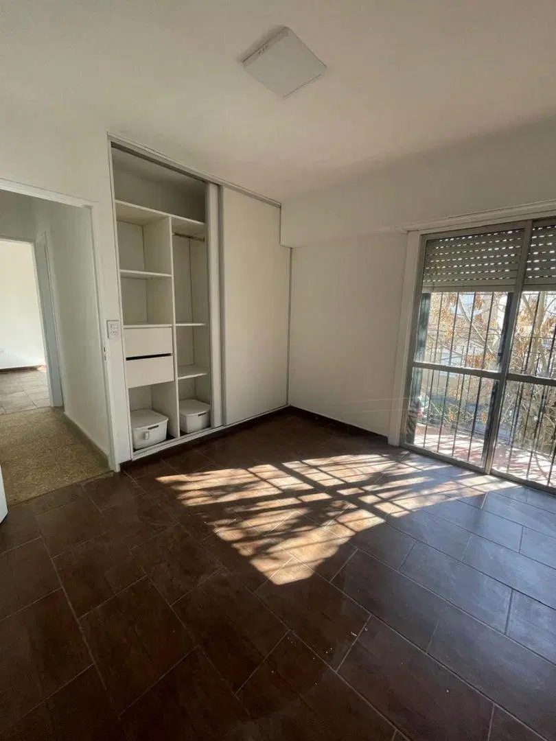 DEPARTAMENTO EN ALQUILER DE 3 AMBIENTES EN ITUZAINGO. 4