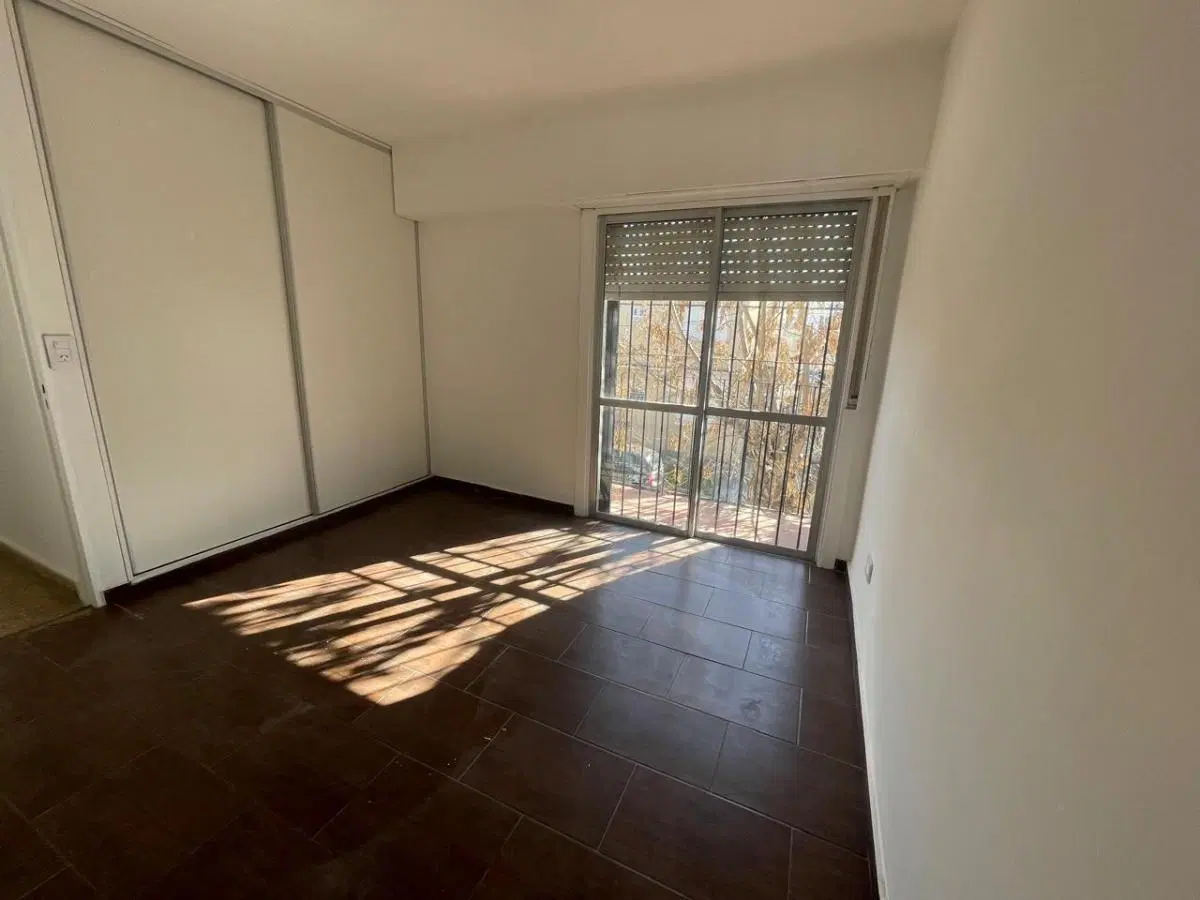 DEPARTAMENTO EN ALQUILER DE 3 AMBIENTES EN ITUZAINGO. 7