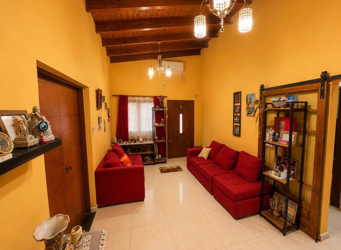 Foto de VENTA DE CASA 3 AMBIENTES AMPLIA Y LUMINOSA EN ITUZAINGO, imagen 1