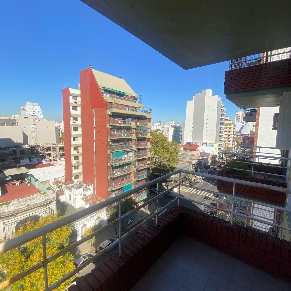 IMPECABLE MONOAMBIENTE CON BALCON ATERRAZADO Y COCINA COMEDOR
