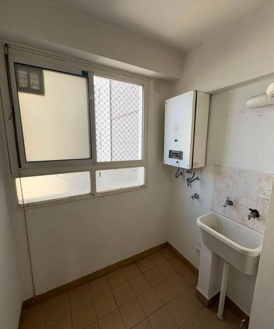 DEPARTAMENTO 4 AMBIENTES AL FRENTE C/COCHERA Y BAULERA 1
