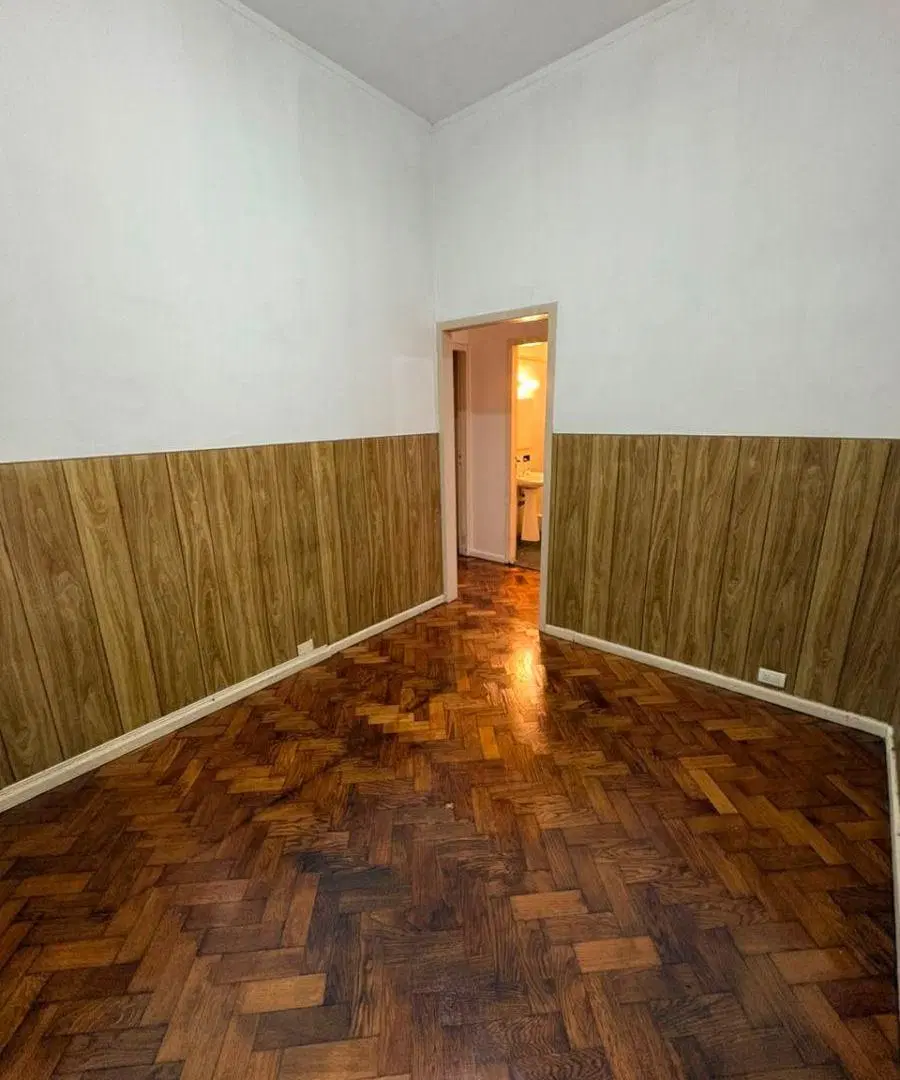 DEPARTAMENTO 3 AMBIENTES EN PB CON SALIDA A PARQUE COMUN DEL EDIFICIO 4
