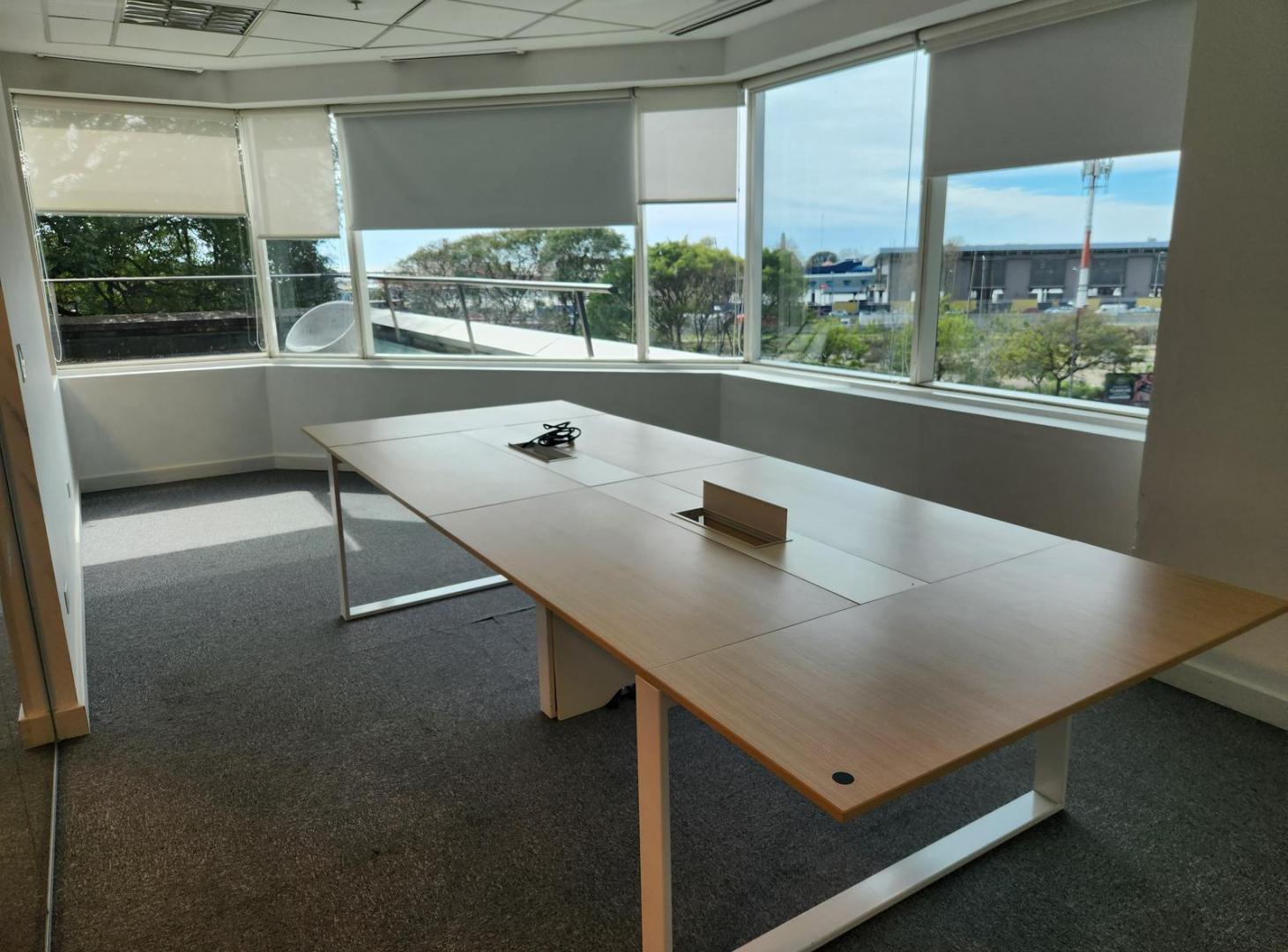 Foto de Oficinas en Alquiler | Ingeniero Butty 240 | Catalinas, imagen 1