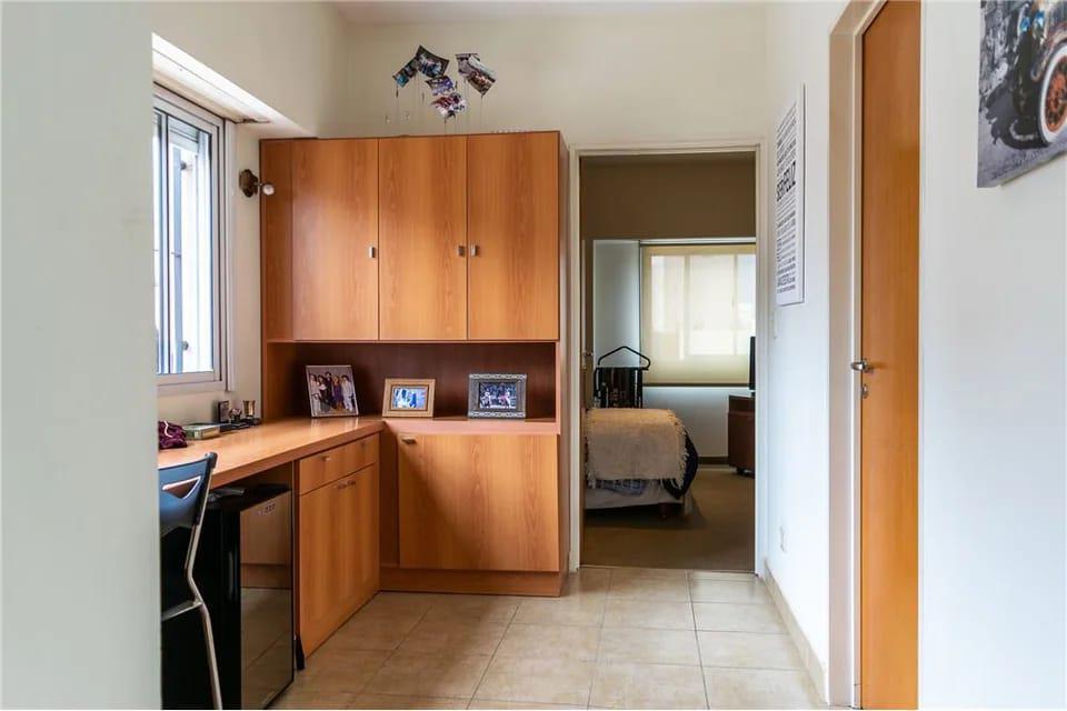 Foto de Venta Departamento 2 ambientes con cochera y Terraza. Monserrat USD, imagen 2