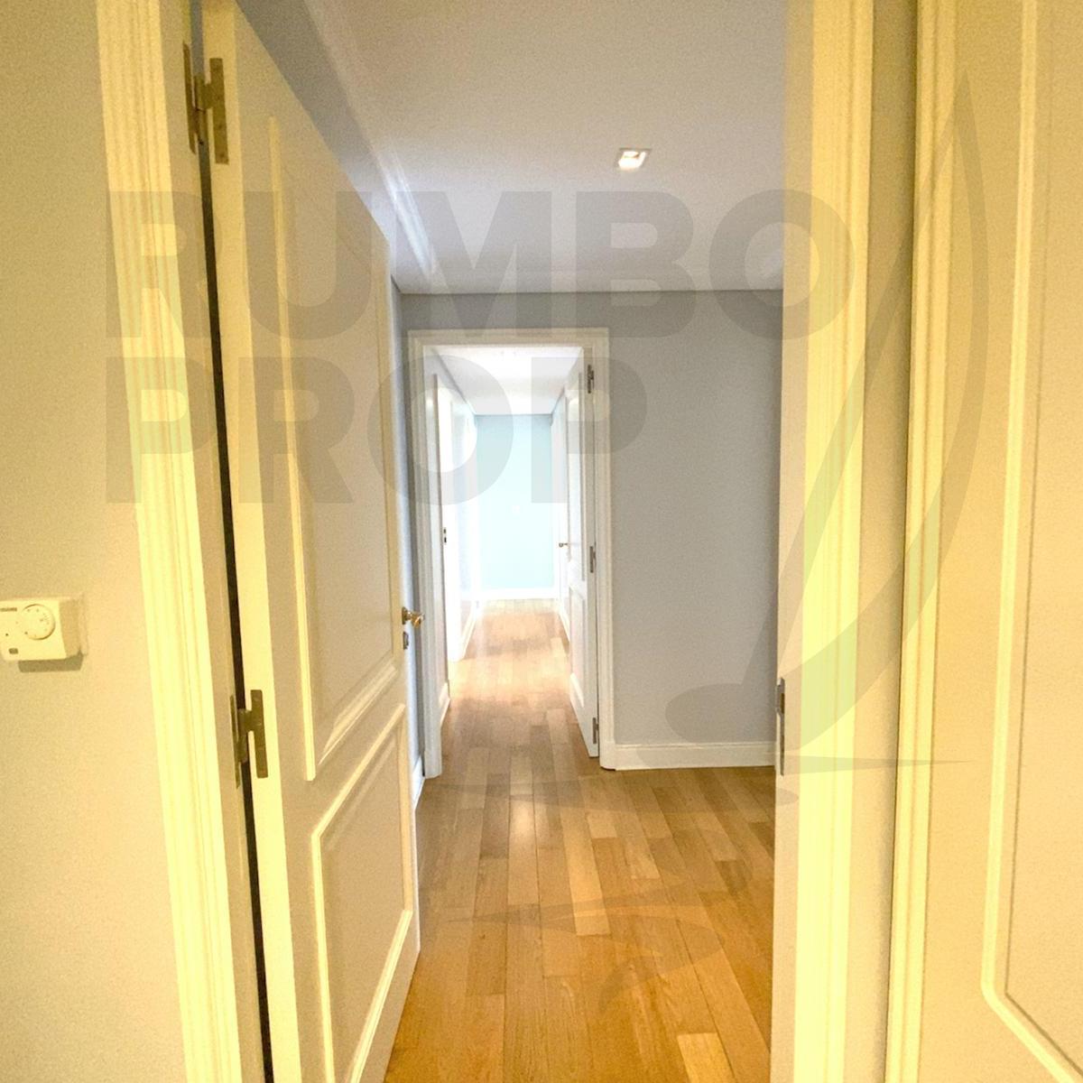 Departamento con 4 Dorm. Dependencia y 2 Cocheras a La Venta en Chateau Puerto Madero 2
