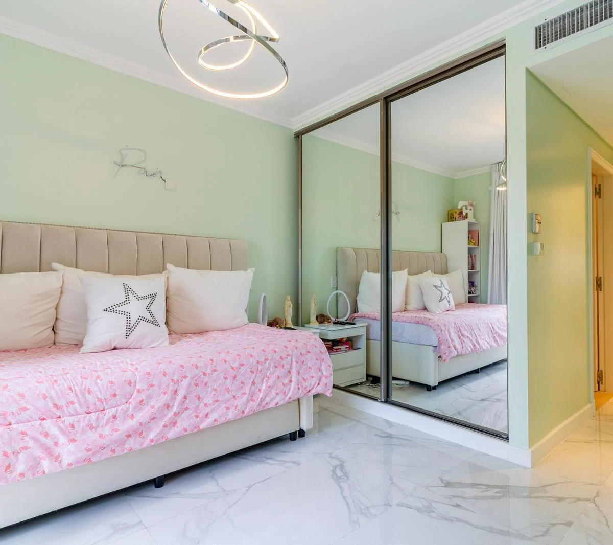 Venta de Departamento 3 Ambientes C/cochera en Chateau, Puerto Madero 4