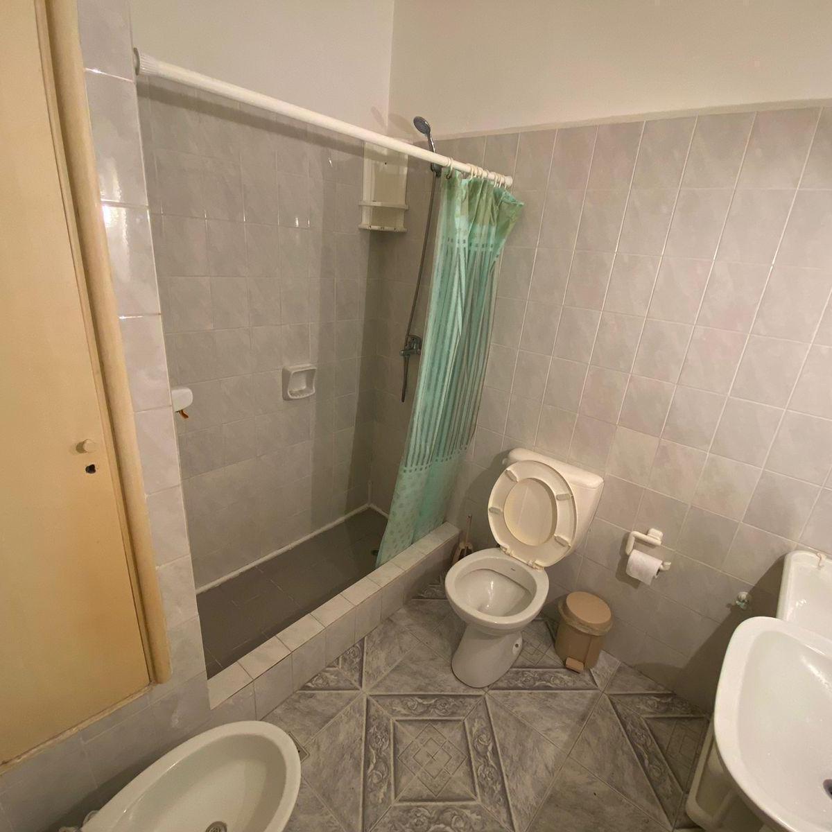 Departamento de 3 ambientes con dependencia y patio en Belgrano