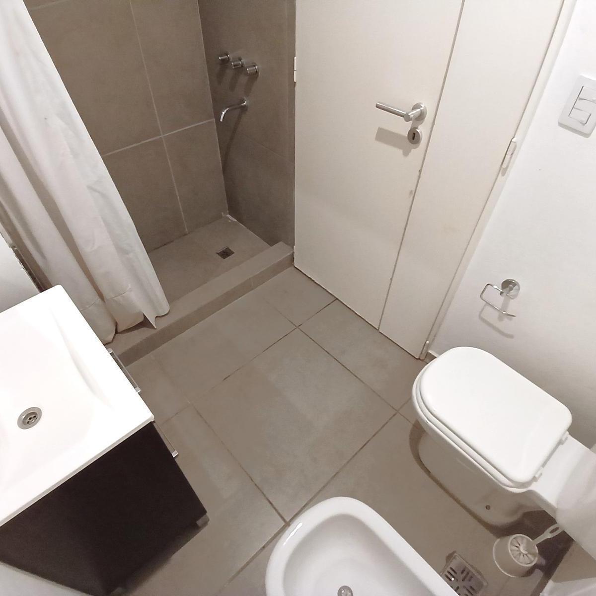 Oprtunidad Departamento 3 Ambientes con Patio, Terraza, Parilla, Cochera Apto Profesional 2