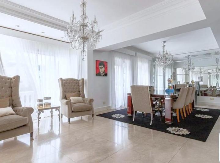 Casa 8 Ambientes con jardin, terraza, 4 cocheras Barrio Parque Palermo Chico APTO CREDITO 3