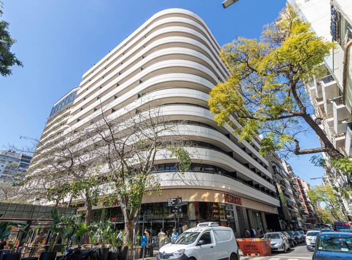 Departamento 3 ambientes en  Torre Deco By Armani. 1