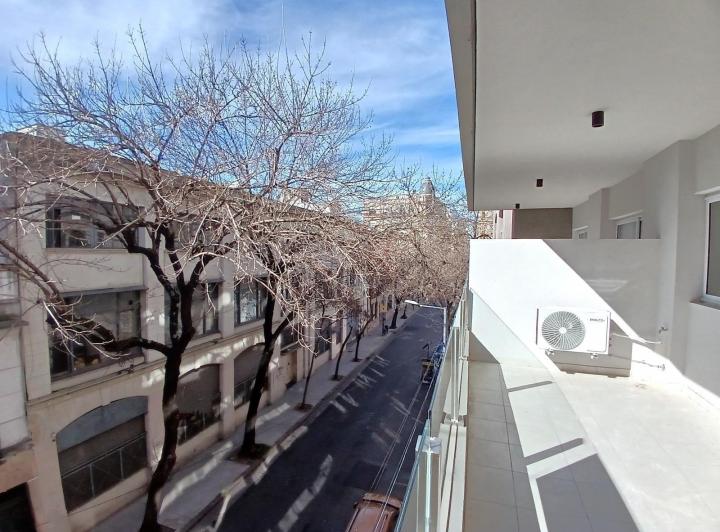 LUMINOSO Departamento 2 Ambientes a ESTRENAR con Balcon, Parilla, Cochera y FULL Amenities Monserrat 4