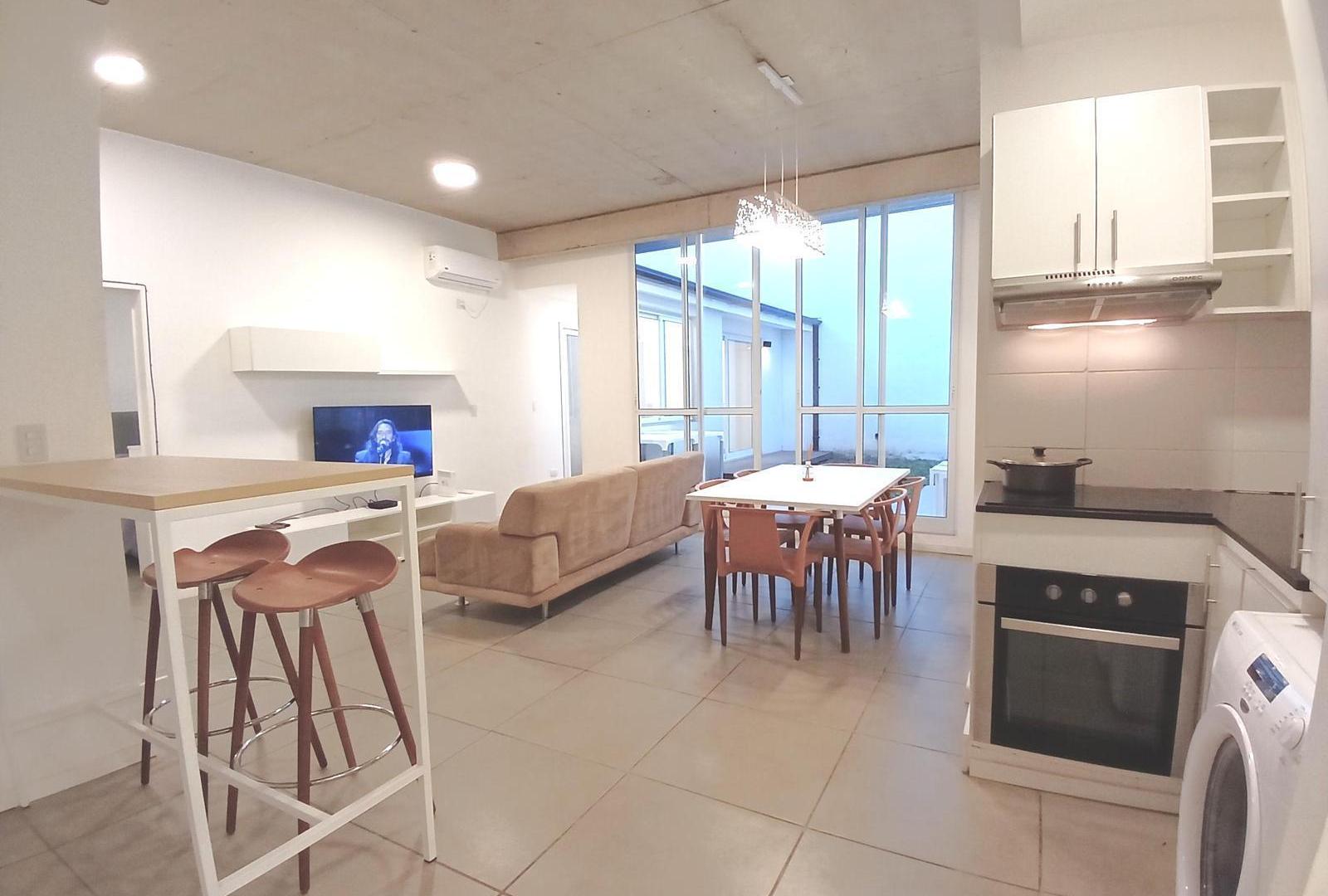 Foto de VENTA Departamento 3 Ambientes con 2 patios, parilla, cochera en, imagen 1