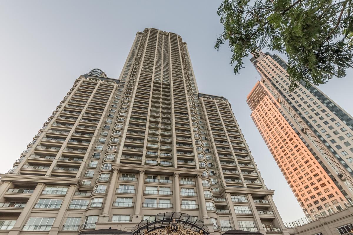 Venta de Departamento de 5 ambientes con 5 cocheras en CHATEAU - Puerto Madero