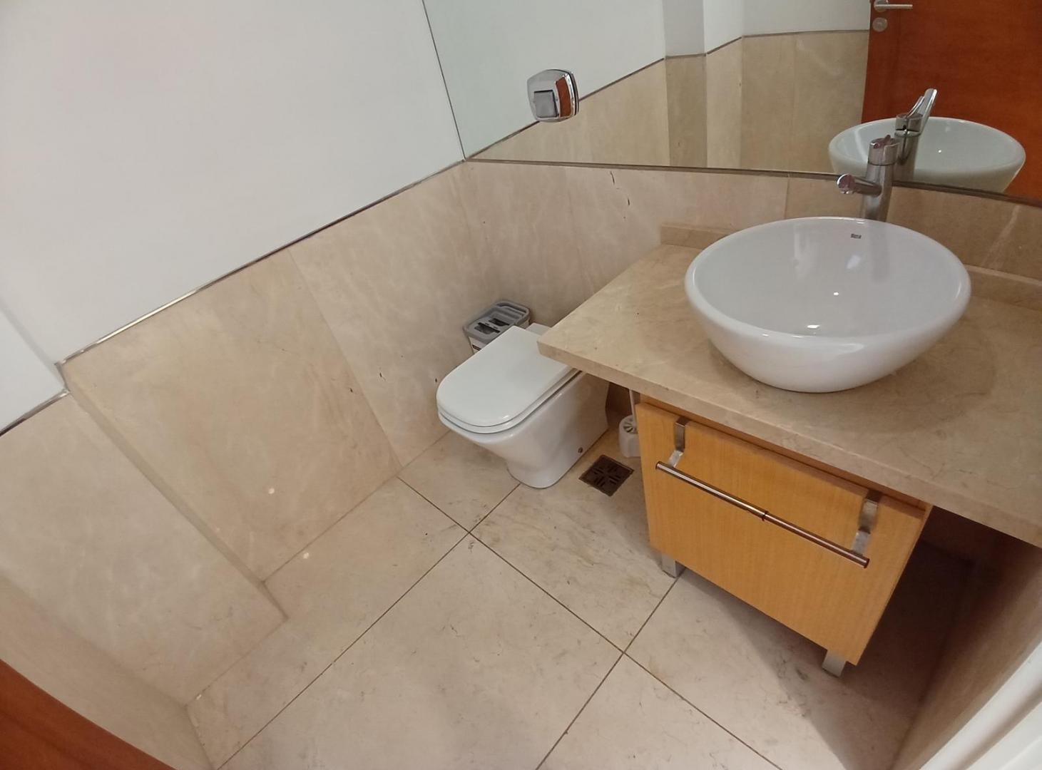 OPORTUNIDAD Piso 4 Ambientes amoblado con balcón, parrilla, 2 patios y cochera en Belgrano