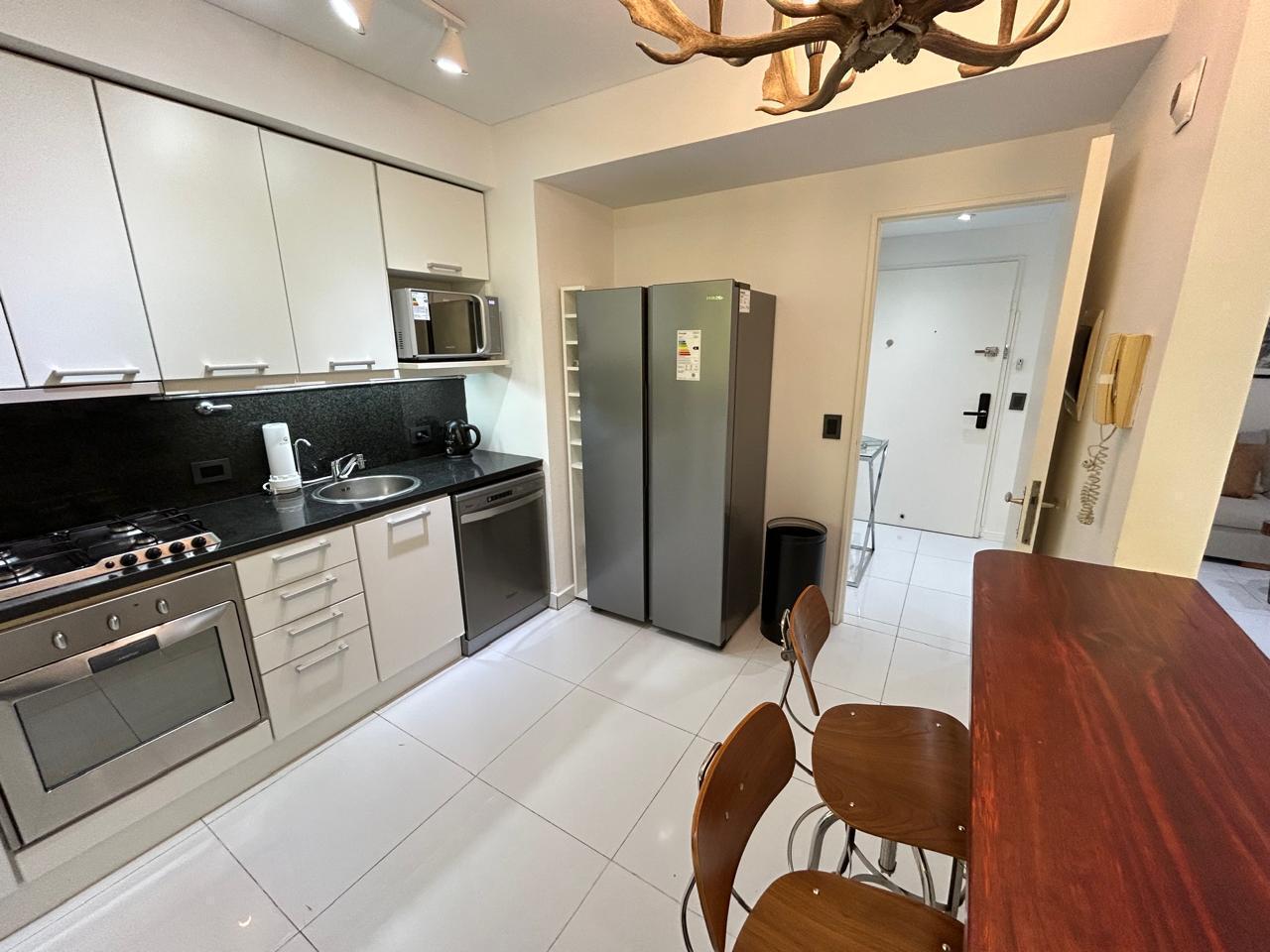 Departamento 4 Ambientes con cochera - Alquiler amoblado Puerto Madero
