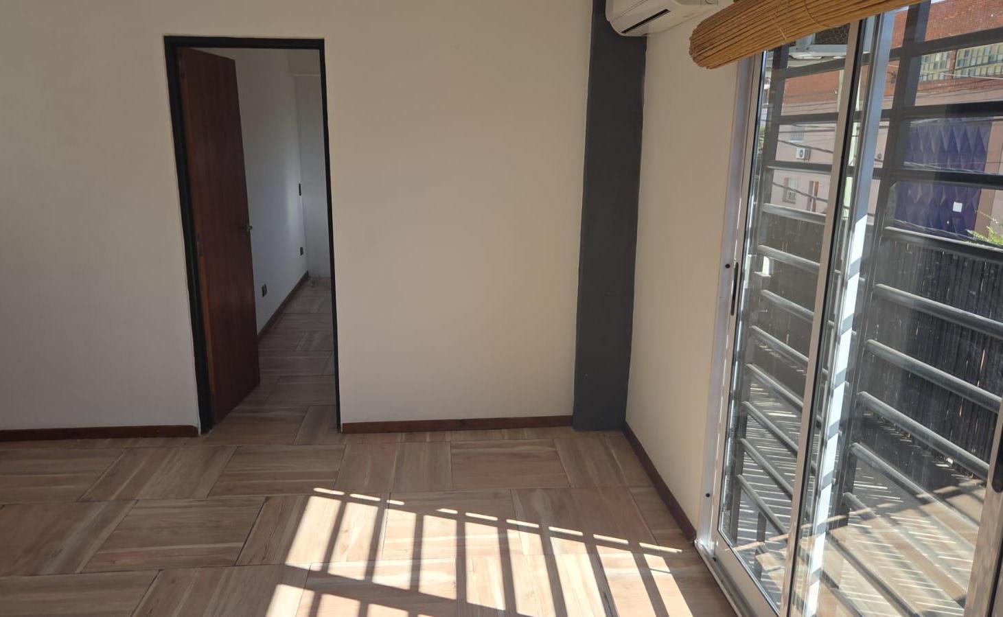 Foto de ALQUILER DEPARTAMENTO 3 AMBIENTES BALCON FRENTE VALOR TODO INCLUIDO, imagen 4