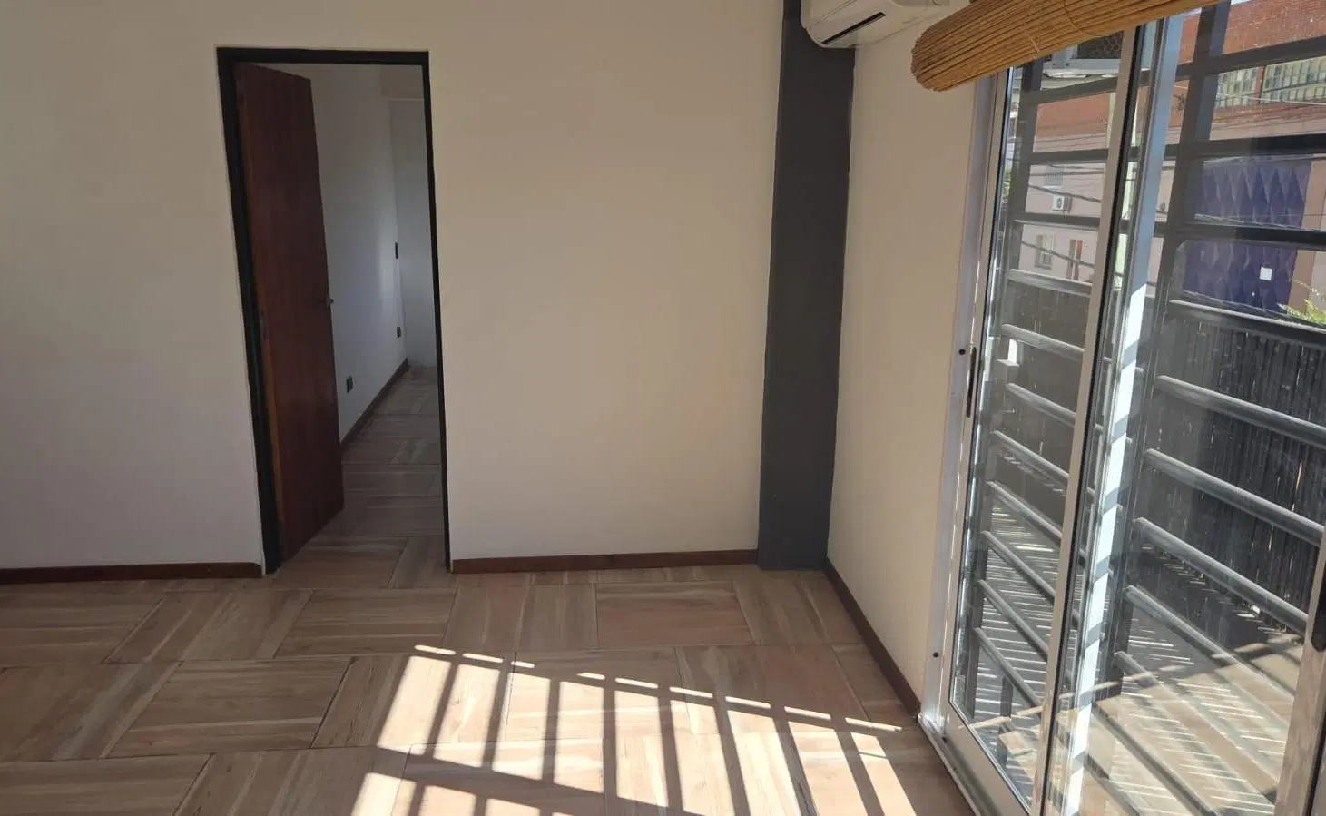 ALQUILER DEPARTAMENTO 3 AMBIENTES BALCON FRENTE  VALOR TODO INCLUIDO 4