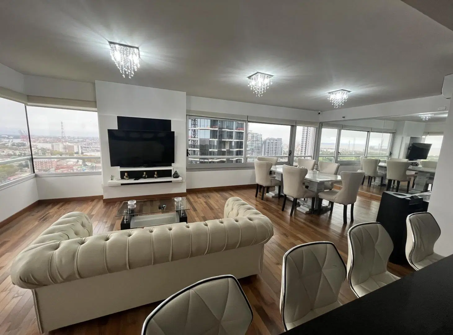 VENTA de departamento 3 amb con cochera en Puerto Madero 5