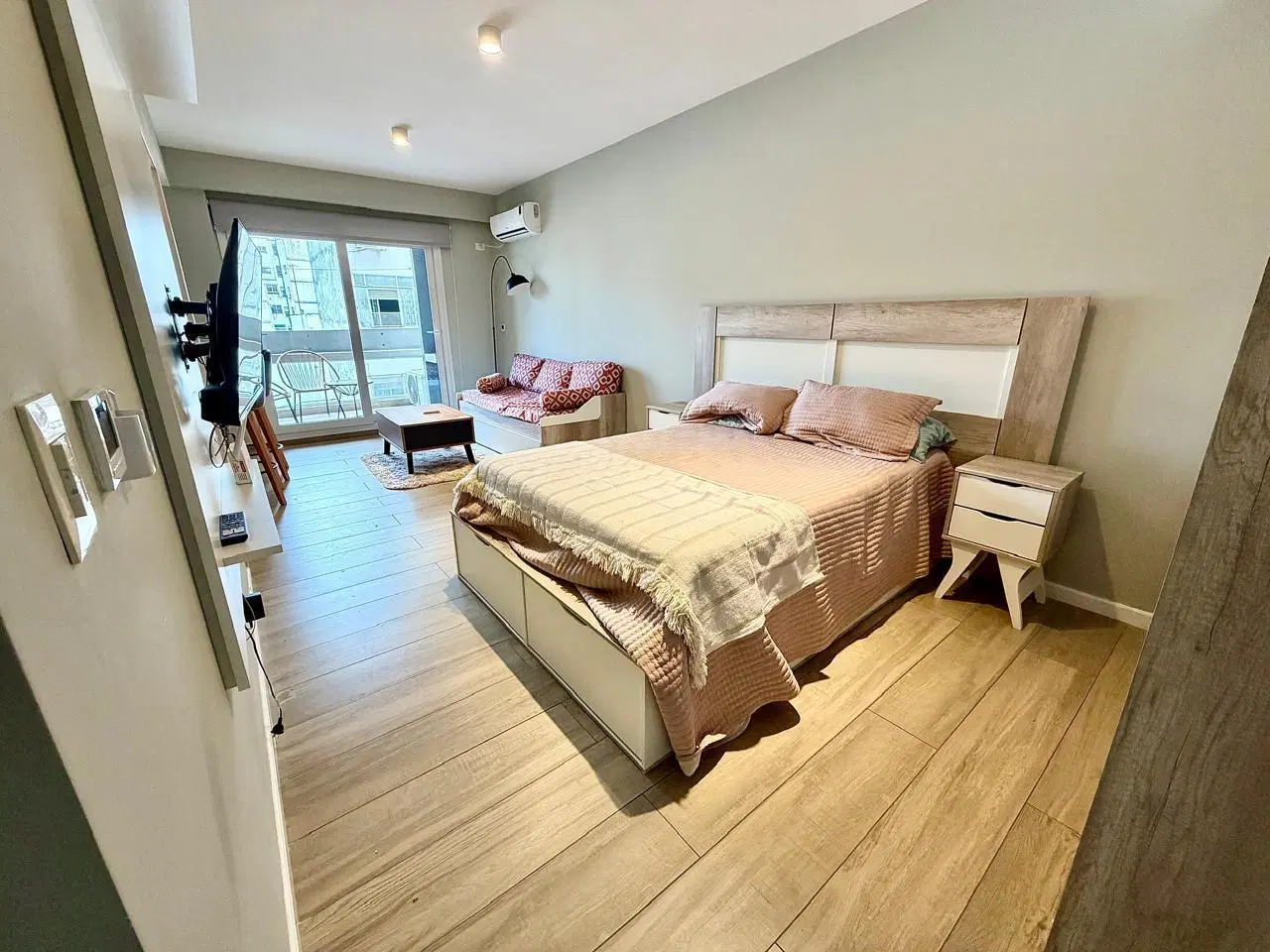 Venta de monoambiente amoblado en Caballito 2