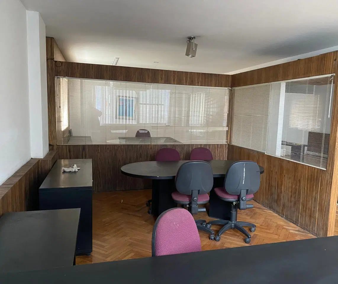 Venta o Alquiler Oficina en  Monserrat 4