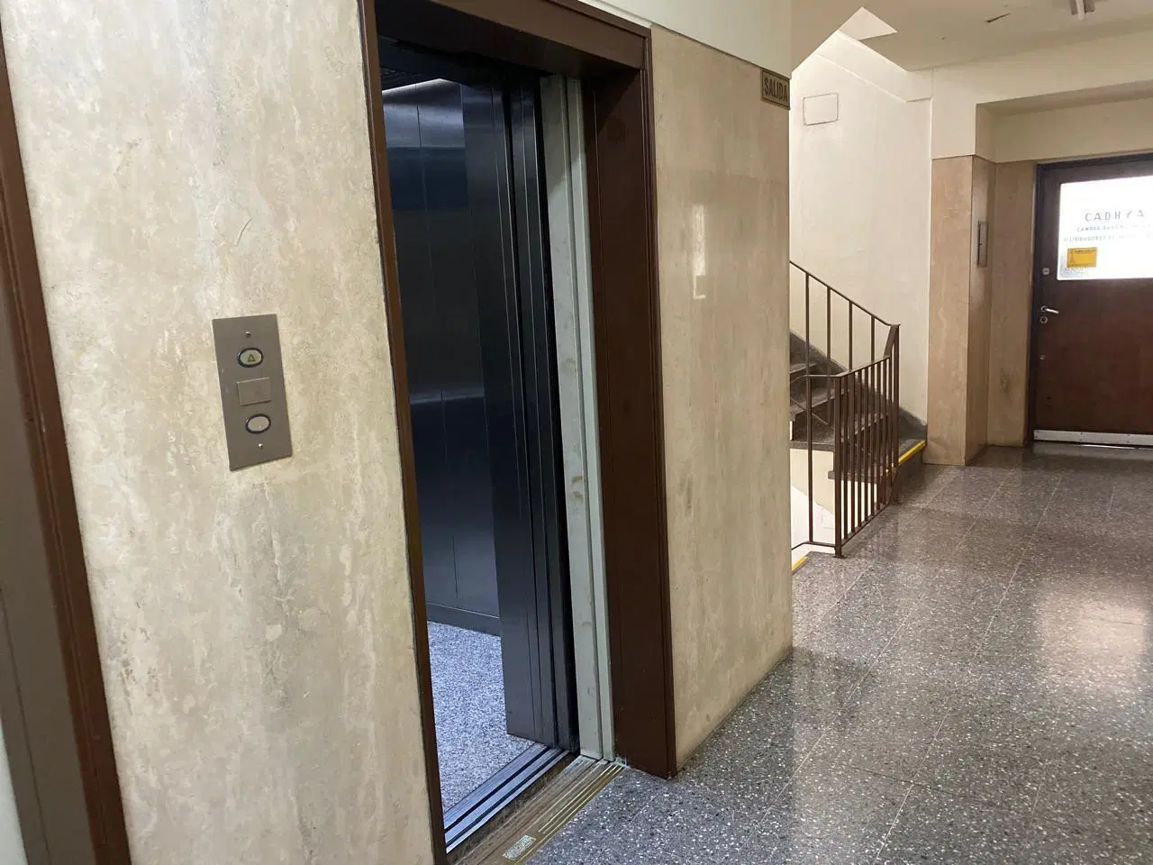 Venta o Alquiler Oficina en  Monserrat 5