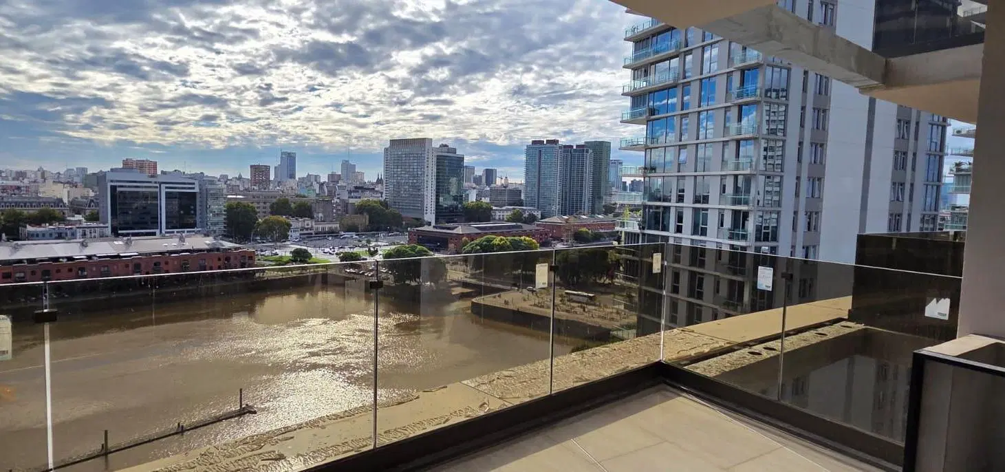 VENTA en Unica Puerto Madero -  3 ambientes con cochera - piso alto 3