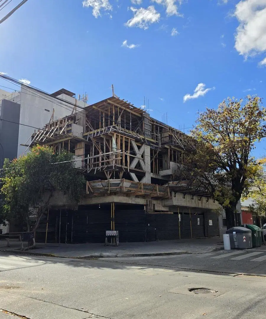 VENTA LOCAL COMERCIAL EN VILLA DEL PARQUE A ESTRENAR 4