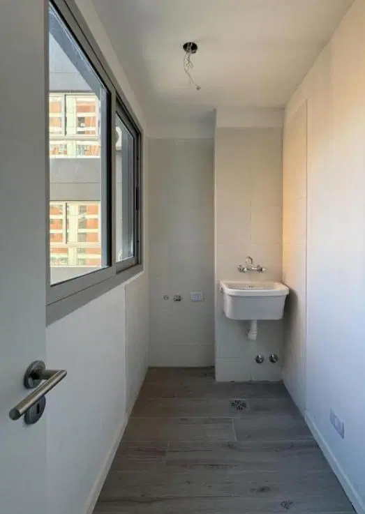 Venta departamento 4 ambientes, al frente, Las Cañitas 3