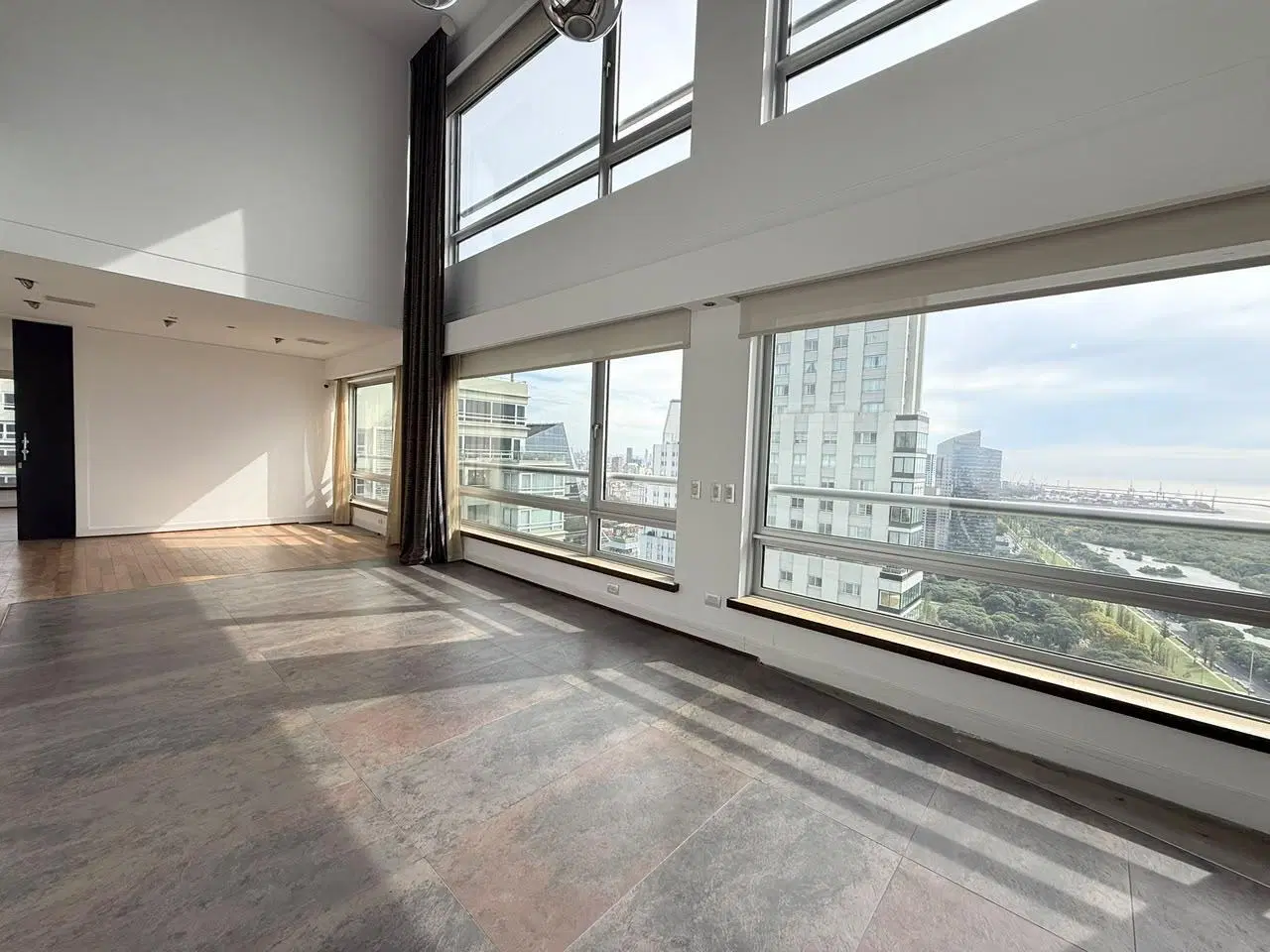 Triplex Penthouse 5 ambientes Terrazas 2 cocheras Le Parc Puerto Madero 3