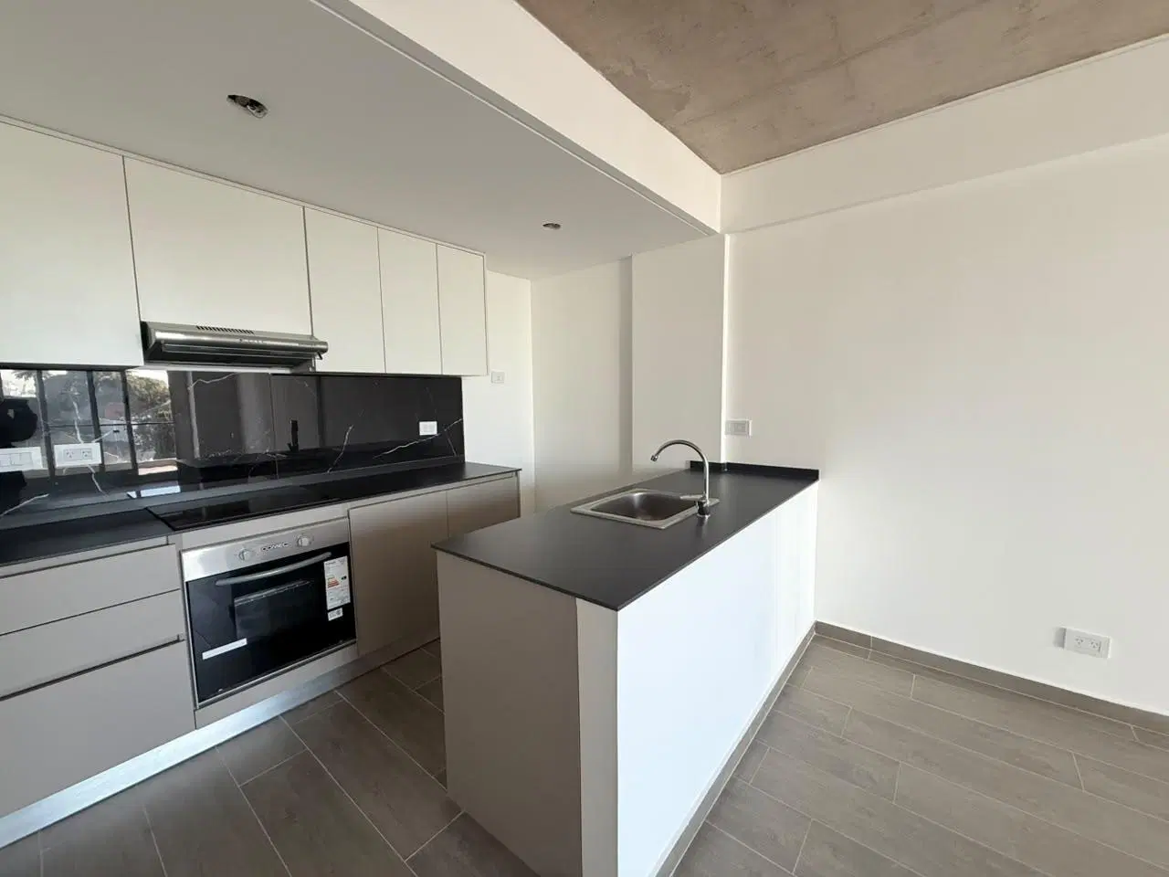 Departamento de 3 ambientes con cochera en alquiler 5