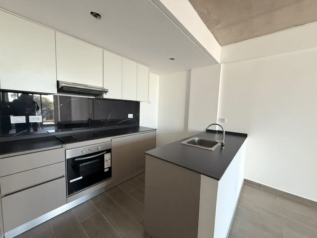 Departamento de 3 ambientes con cochera en alquiler 3