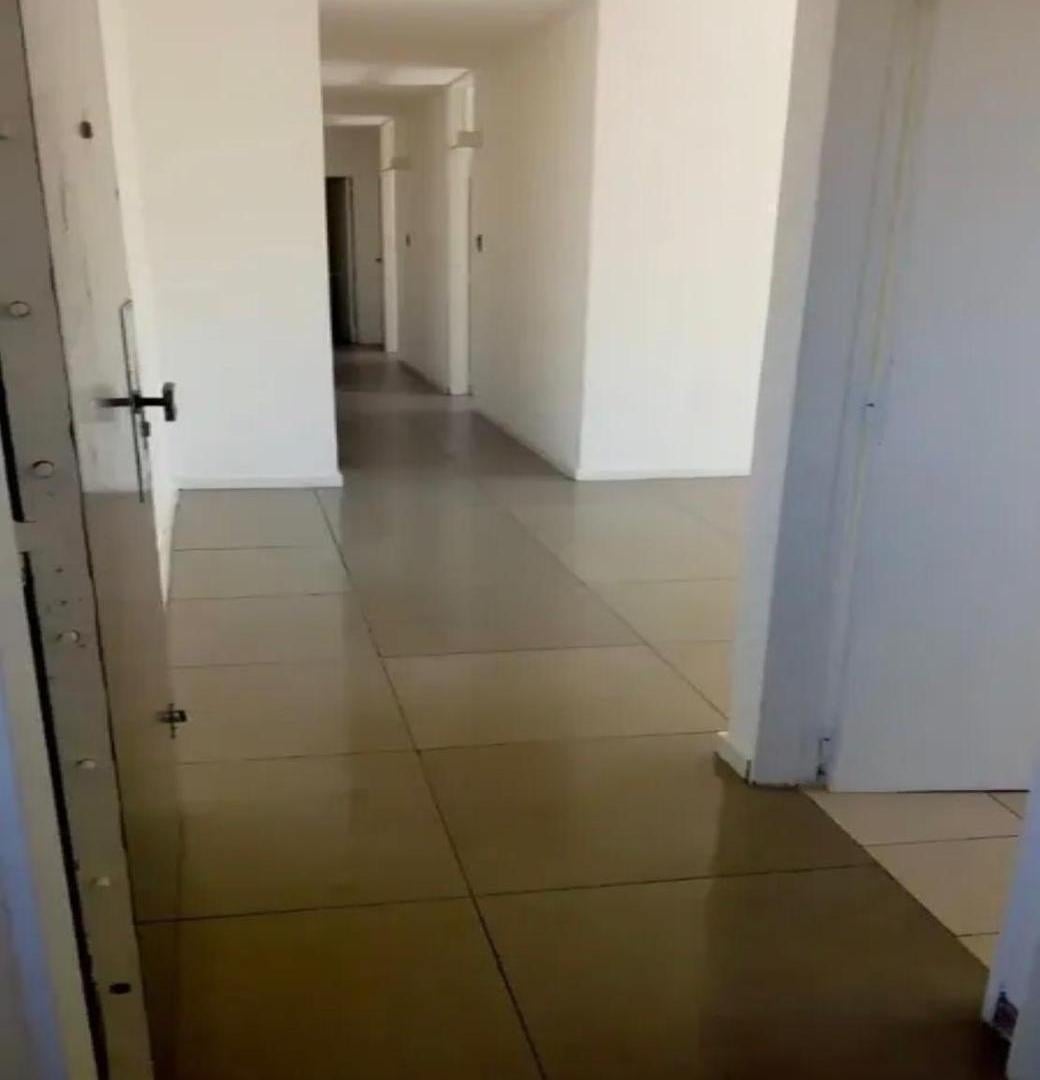 Foto de VENTA DEPARTAMENTO DE 4 AMBIENTES EN VILLA LUGANO., imagen 2