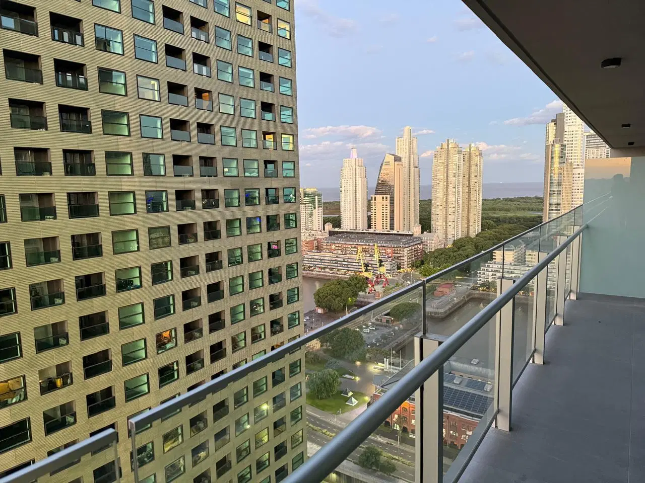 Alquiler Departamento 3 ambientes en  Quartier del Bajo, Puerto Madero 8